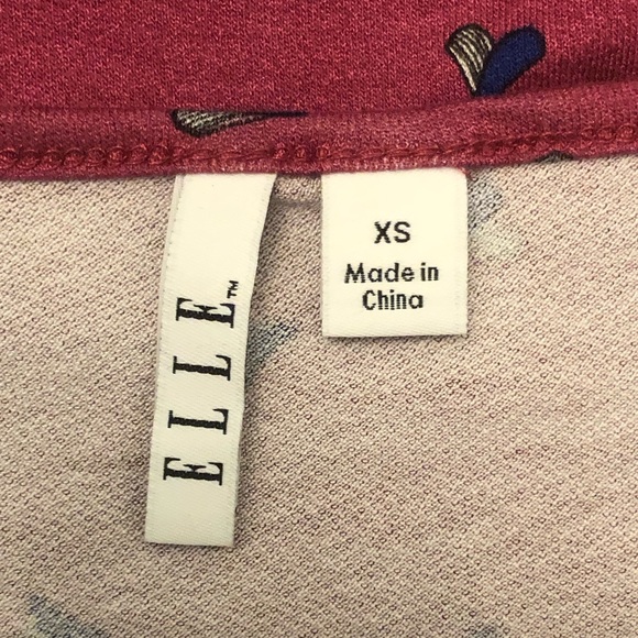 Elle - Heart Print Cold Shoulder Stretch Top - XS - Picture 9 of 10